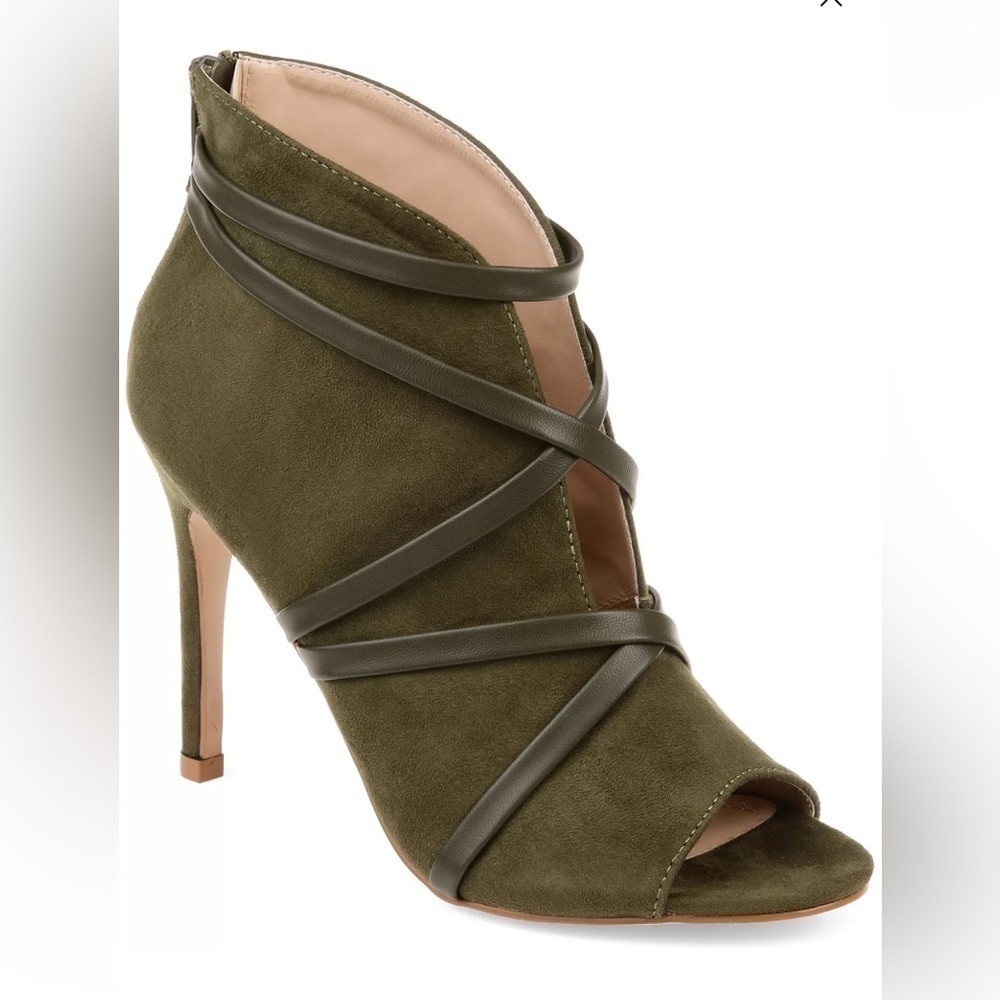 NEW Journee Collection Women's Samara Peep Toe
Booties in Olive Size 8.5M